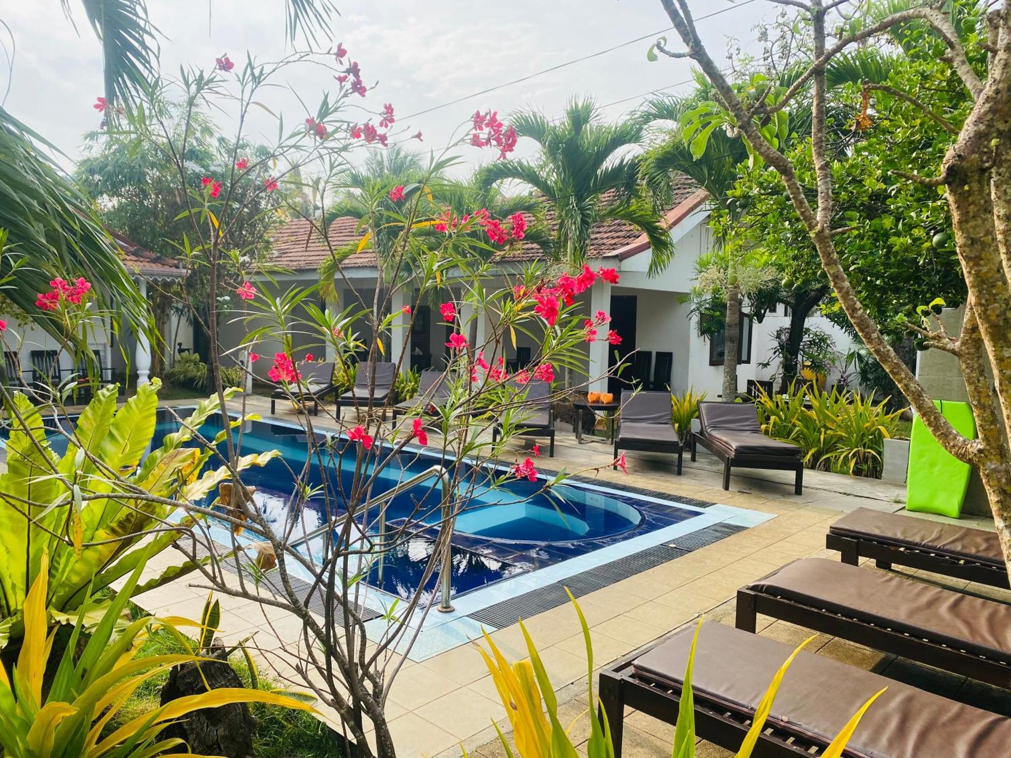 Sujeewani Villa Negombo Exterior foto