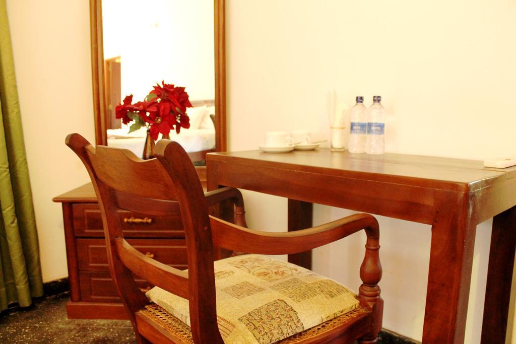 Sujeewani Villa Negombo Exterior foto