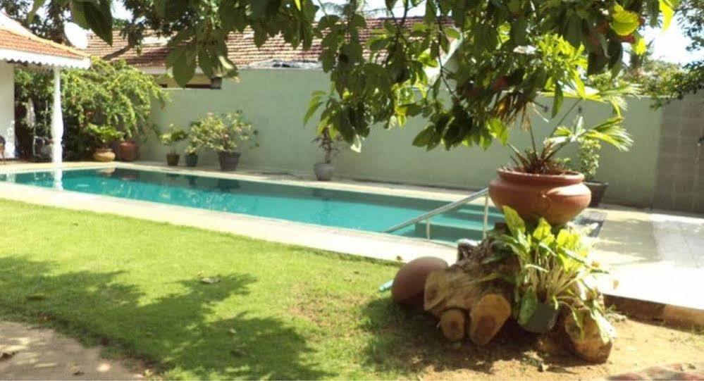 Sujeewani Villa Negombo Exterior foto